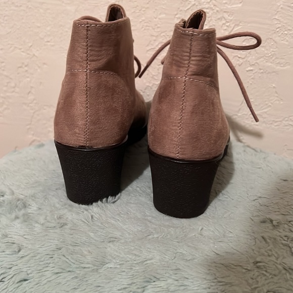 White Mt. wedges - Picture 3 of 4